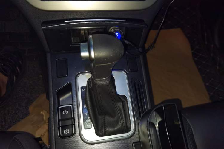 Used Haval H6 Coupe 2016 Blue Label 1.5T Automatic Two-Wheel Drive Urban Model Gear Lever