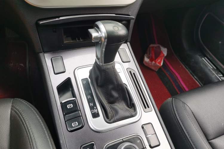Used Haval H6 Coupe 2016 Blue Label 1.5T Automatic Two-Wheel Drive Urban Model Gear Lever