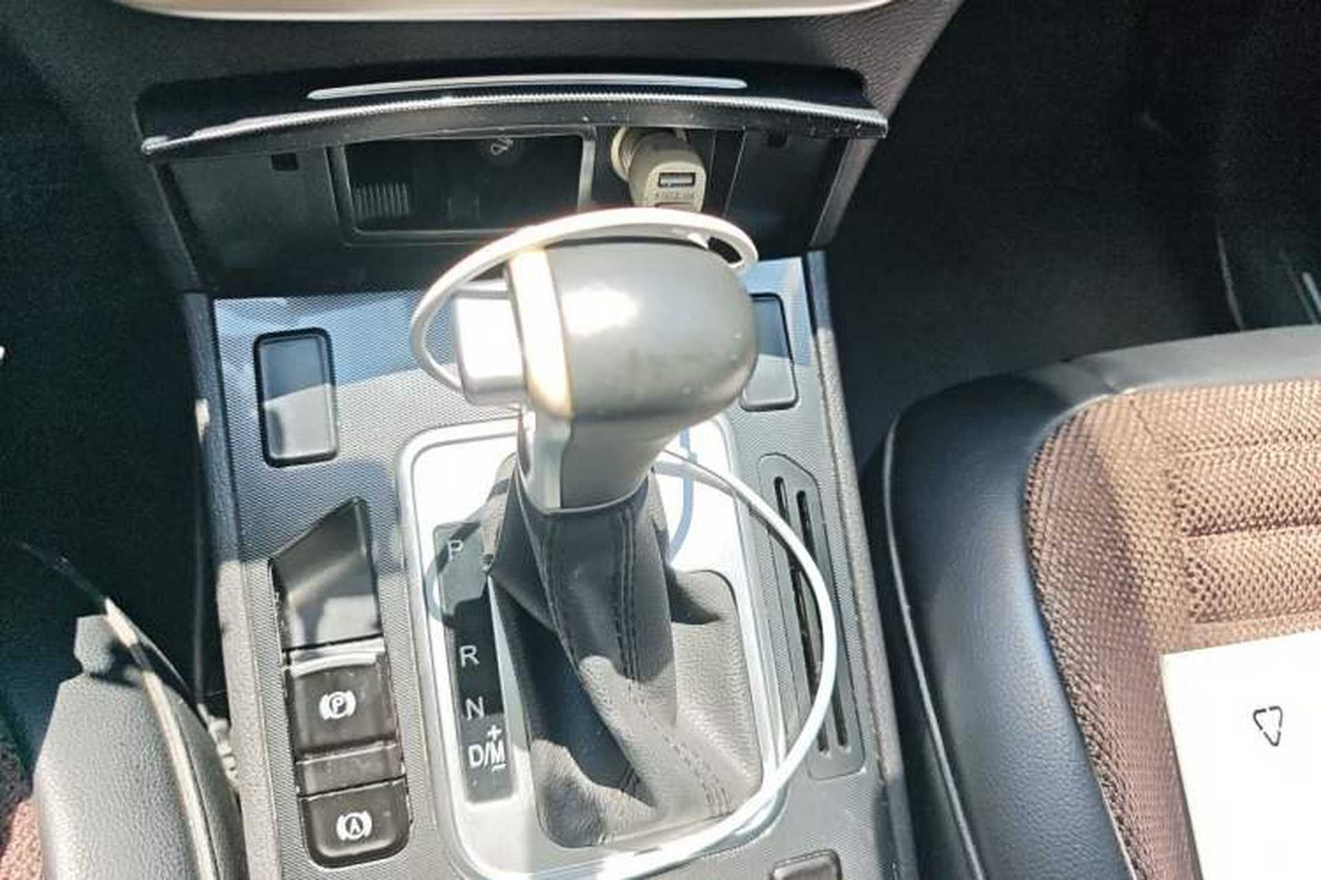 Used Haval H6 Coupe 2016 Blue Label 1.5T Automatic Two-Wheel Drive Urban Model Gear Lever