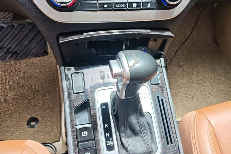 Used Haval H6 Coupe 2016 Blue Label 1.5T Automatic Two-Wheel Drive Urban Model Gear Lever