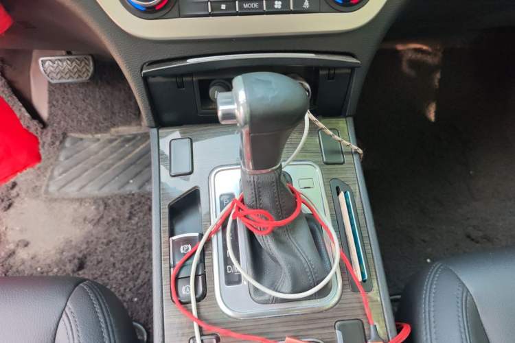 Used Haval H6 Coupe 2016 Blue Label 1.5T Automatic Two-Wheel Drive Urban Model Gear Lever