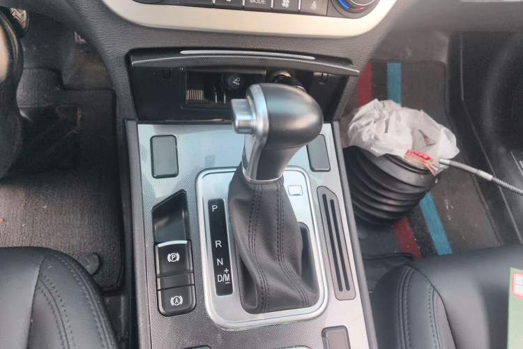 Used Haval H6 Coupe 2016 Blue Label 1.5T Automatic Two-Wheel Drive Urban Model Gear Lever
