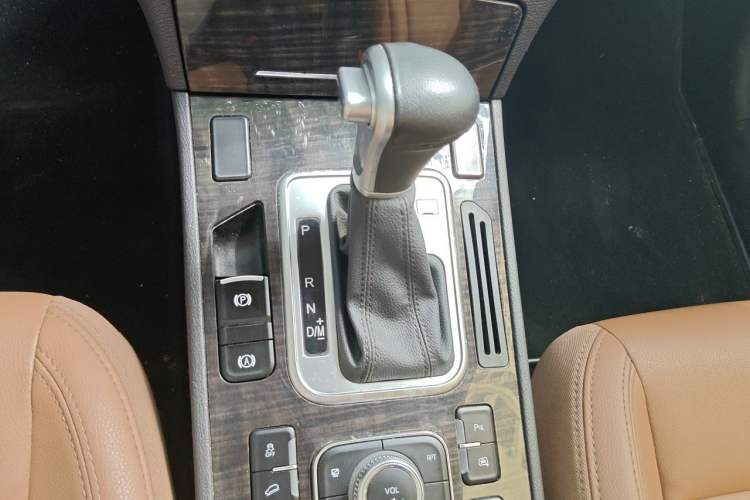 Used Haval H6 Coupe 2016 Blue Label 1.5T Automatic Two-Wheel Drive Elite Model Gear Lever