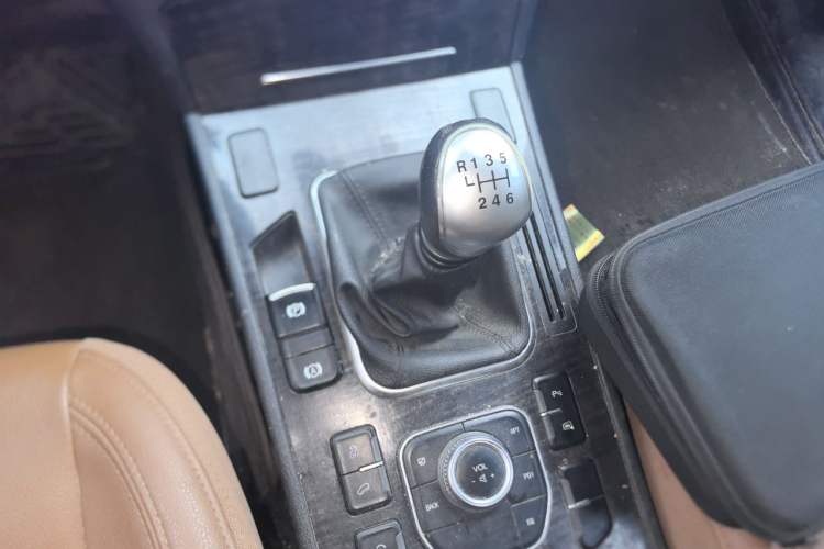 Used Haval H6 Coupe 2016 Blue Label 1.5T Manual Two-Wheel Drive Elite Model Gear Lever
