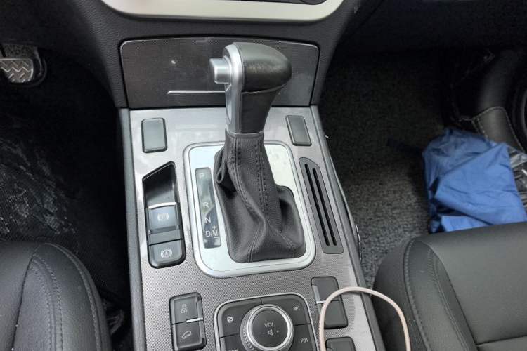 Used Haval H6 Coupe 2016 Blue Label 1.5T Automatic Two-Wheel Drive Urban Model Gear Lever
