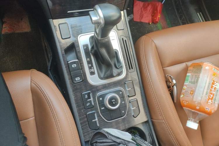 Used Haval H6 Coupe 2016 Blue Label 1.5T Automatic Two-Wheel Drive Urban Model Gear Lever