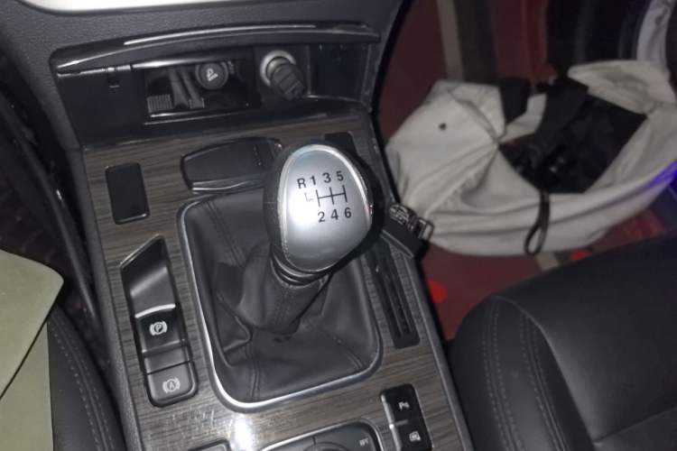 Used Haval H6 Coupe 2016 Blue Label 1.5T Manual Two-Wheel Drive Elite Model Gear Lever