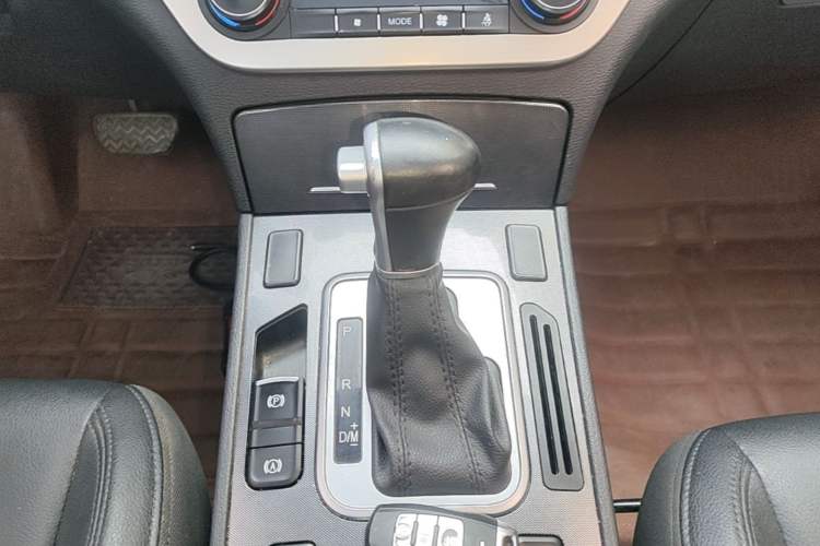 Used Haval H6 Coupe 2016 Blue Label 1.5T Automatic Two-Wheel Drive Elite Model Gear Lever