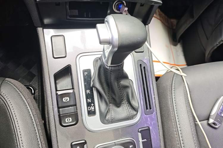 Used Haval H6 Coupe 2016 Blue Label 1.5T Automatic Two-Wheel Drive Urban Model Gear Lever