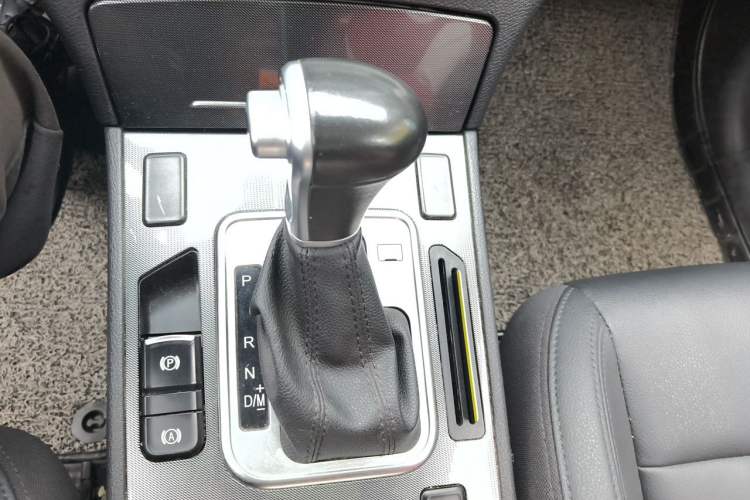 Used Haval H6 Coupe 2016 Blue Label 1.5T Automatic Two-Wheel Drive Elite Model Gear Lever