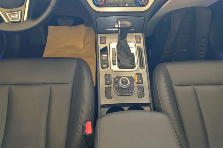 Used Haval H6 Coupe 2016 Blue Label 1.5T Automatic Two-Wheel Drive Elite Model Gear Lever