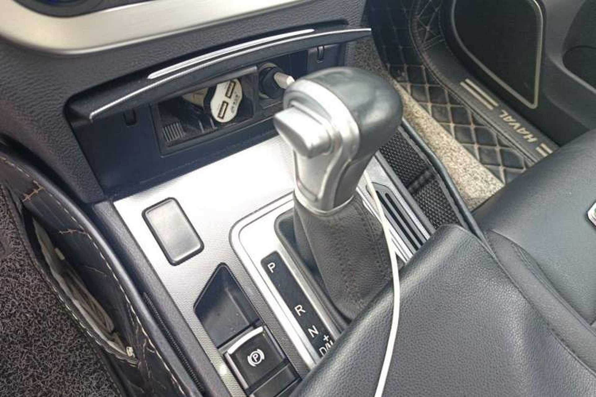 Used Haval H6 Coupe 2016 Blue Label 1.5T Automatic Two-Wheel Drive Urban Model Gear Lever