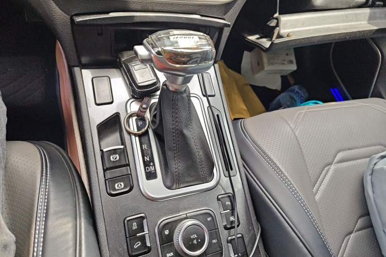 Used Haval H6 Coupe 2016 Blue Label 1.5T Automatic Two-Wheel Drive Elite Model Gear Lever