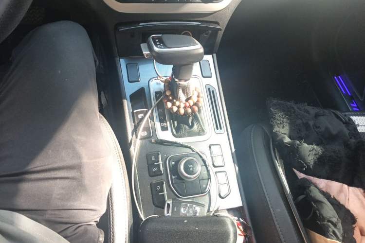 Used Haval H6 Coupe 2016 Blue Label 1.5T Automatic Two-Wheel Drive Elite Model Gear Lever