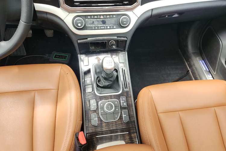 Used Haval H6 Coupe 2016 Blue Label 1.5T Manual Two-Wheel Drive Elite Model Gear Lever
