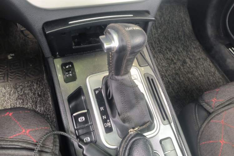Used Haval H6 Coupe 2016 Blue Label 1.5T Automatic Two-Wheel Drive Urban Model Gear Lever