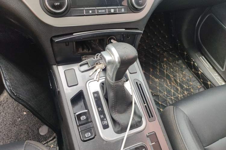 Used Haval H6 Coupe 2016 Blue Label 1.5T Automatic Two-Wheel Drive Urban Model Gear Lever