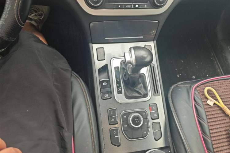 Used Haval H6 Coupe 2016 Blue Label 1.5T Automatic Two-Wheel Drive Elite Model Gear Lever