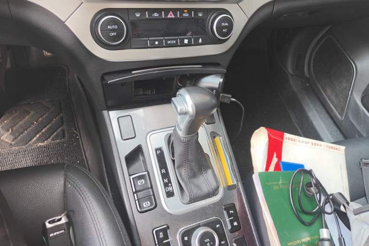 Used Haval H6 Coupe 2016 Blue Label 1.5T Automatic Two-Wheel Drive Elite Model Gear Lever
