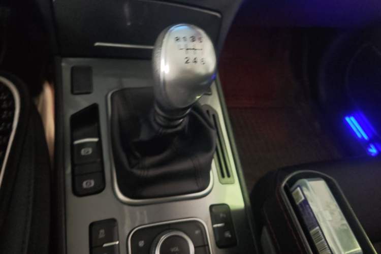 Used Haval H6 Coupe 2016 Blue Label 1.5T Manual Two-Wheel Drive Elite Model Gear Lever