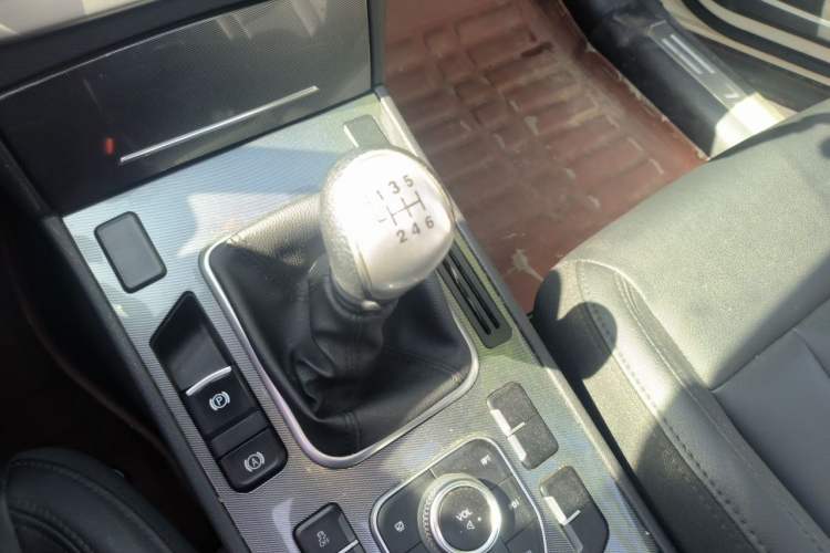 Used Haval H6 Coupe 2016 Blue Label 1.5T Manual Two-Wheel Drive Urban Model Gear Lever