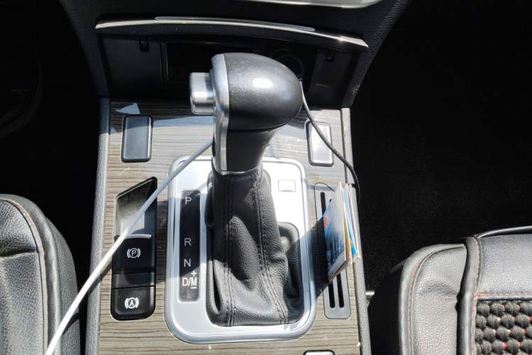 Used Haval H6 Coupe 2016 Blue Label 1.5T Automatic Two-Wheel Drive Elite Model Gear Lever
