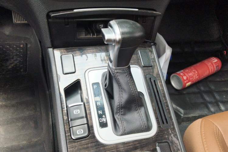 Used Haval H6 Coupe 2016 Blue Label 1.5T Automatic Two-Wheel Drive Urban Model Gear Lever