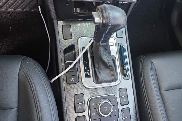 Used Haval H6 Coupe 2016 Blue Label 1.5T Automatic Two-Wheel Drive Elite Model Gear Lever