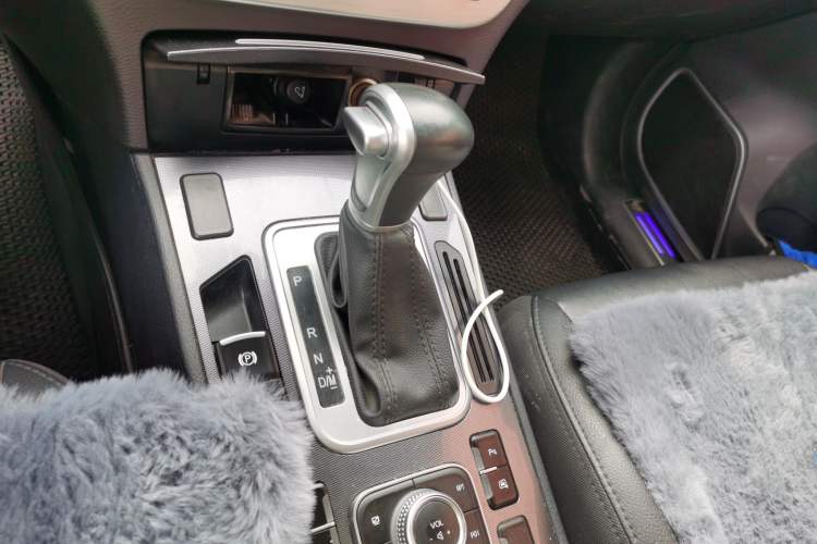 Used Haval H6 Coupe 2016 Blue Label 1.5T Automatic Two-Wheel Drive Elite Model Gear Lever