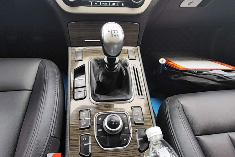 Used Haval H6 Coupe 2016 Blue Label 1.5T Manual Two-Wheel Drive Elite Model Gear Lever