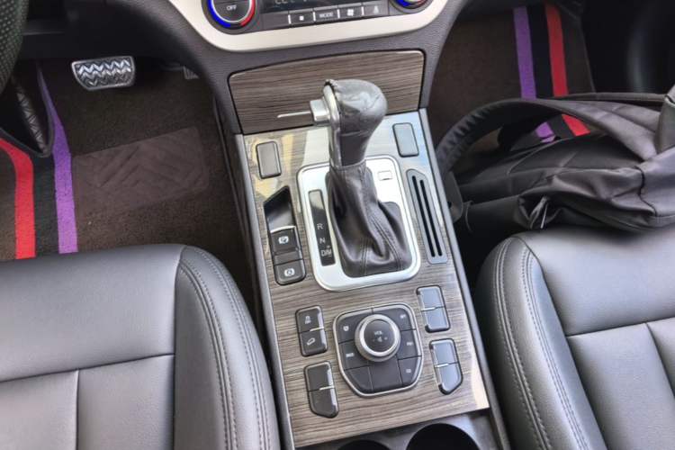 Used Haval H6 Coupe 2016 Blue Label 1.5T Automatic Two-Wheel Drive Urban Model Gear Lever