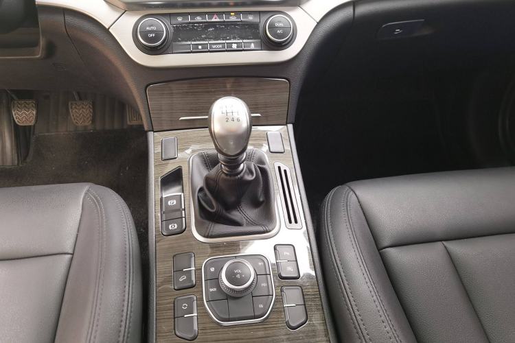 Used Haval H6 Coupe 2016 Blue-Label Diesel 2.0T Manual Two-Wheel Drive Elite Model China IV Standard Gear Lever
