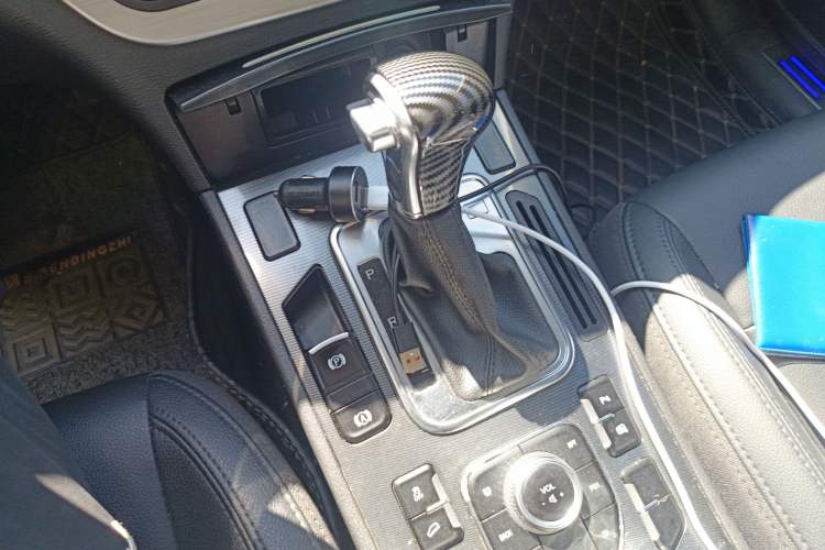 Used Haval H6 Coupe 2016 Blue Label 1.5T Automatic Two-Wheel Drive Elite Model Gear Lever