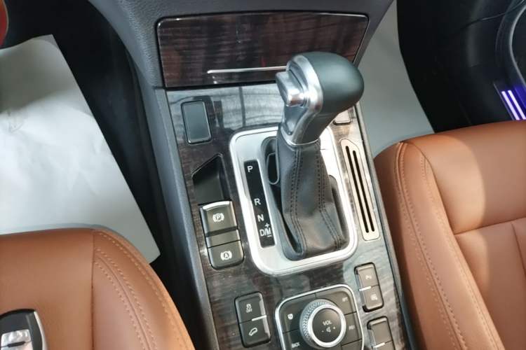 Used Haval H6 Coupe 2016 Blue Label 1.5T Automatic Two-Wheel Drive Elite Model Gear Lever