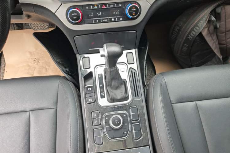 Used Haval H6 Coupe 2016 Blue Label 1.5T Automatic Two-Wheel Drive Urban Model Gear Lever