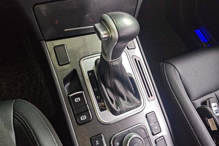 Used Haval H6 Coupe 2016 Blue Label 1.5T Automatic Two-Wheel Drive Elite Model Gear Lever