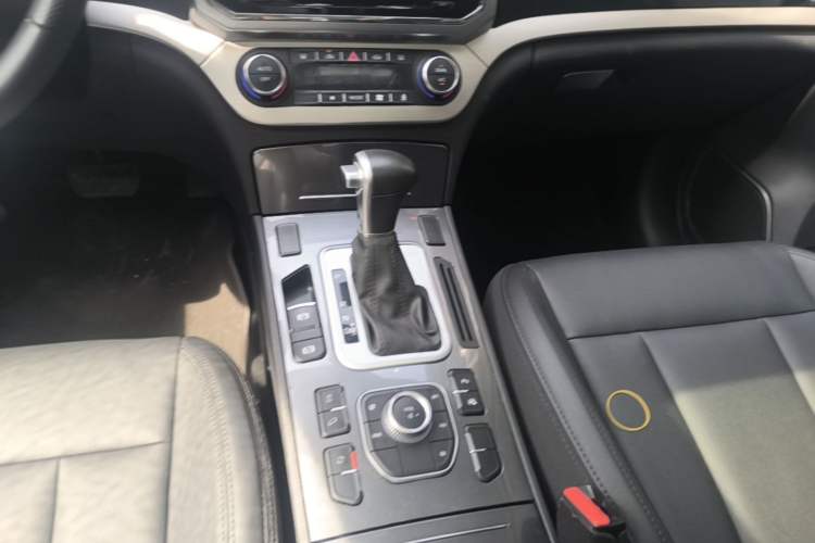 Used Haval H6 Coupe 2016 Blue Label 1.5T Automatic Two-Wheel Drive Elite Model Gear Lever