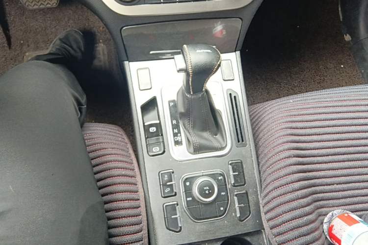 Used Haval H6 Coupe 2016 Blue Label 1.5T Automatic Two-Wheel Drive Urban Model Gear Lever