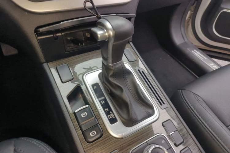 Used Haval H6 Coupe 2016 Blue Label 1.5T Automatic Two-Wheel Drive Urban Model Gear Lever