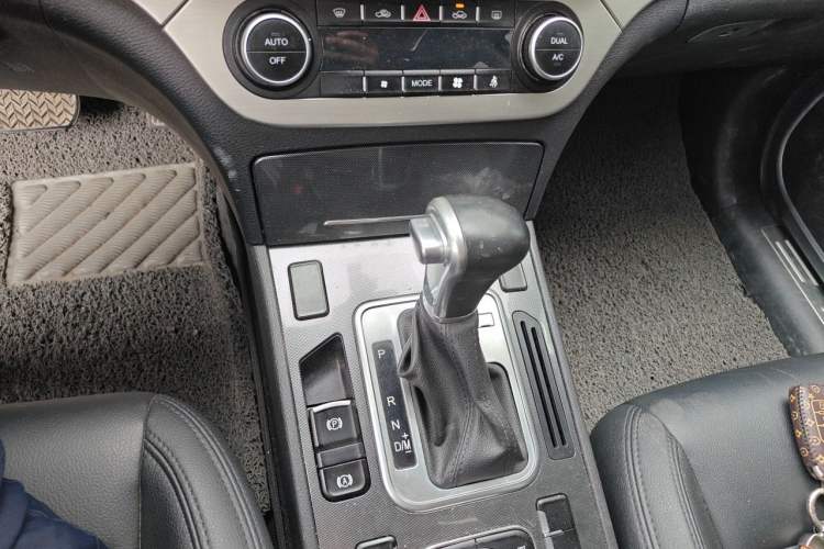 Used Haval H6 Coupe 2016 Blue Label 1.5T Automatic Two-Wheel Drive Urban Model Gear Lever