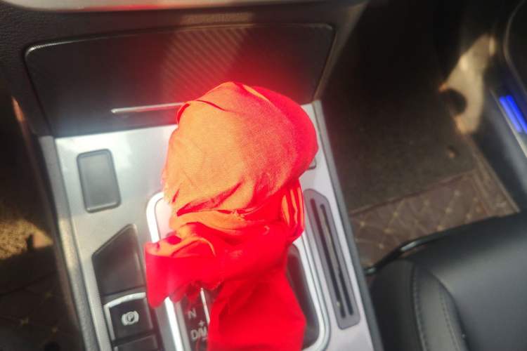 Used Haval H6 Coupe 2016 Blue Label 1.5T Automatic Two-Wheel Drive Elite Model Gear Lever
