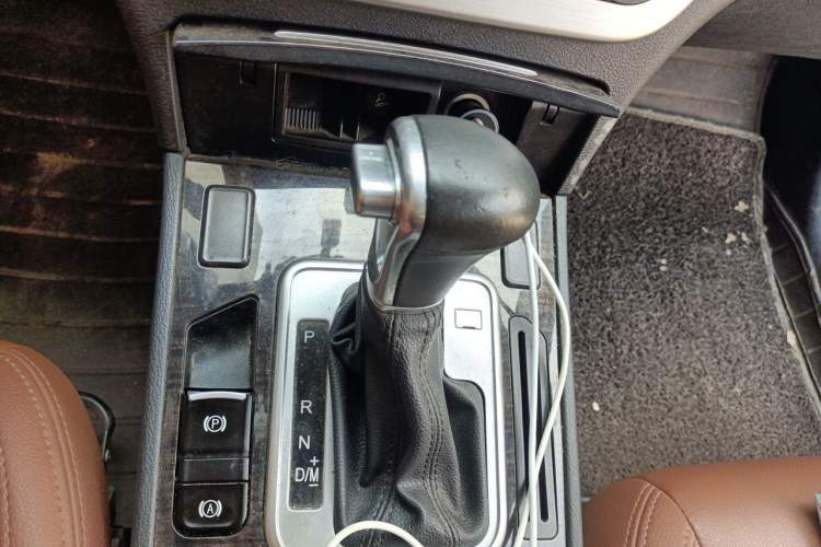 Used Haval H6 Coupe 2016 Blue Label 1.5T Automatic Two-Wheel Drive Urban Model Gear Lever
