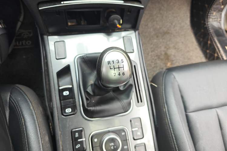 Used Haval H6 Coupe 2016 Blue Label 1.5T Manual Two-Wheel Drive Elite Model Gear Lever