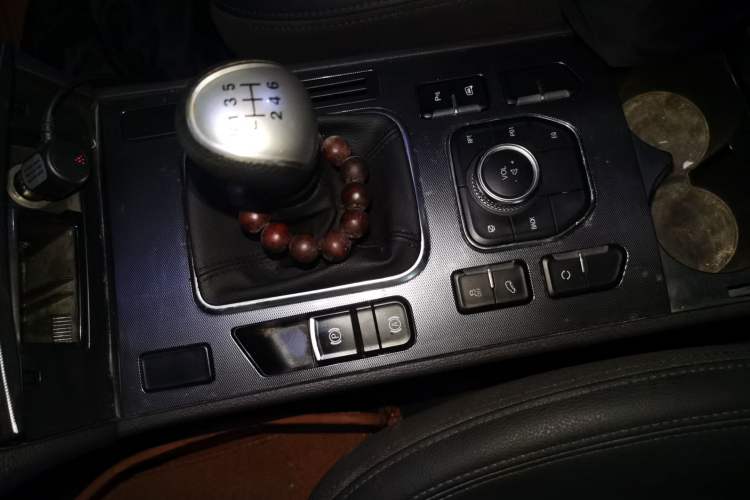 Used Haval H6 Coupe 2016 Blue Label 1.5T Manual Two-Wheel Drive Elite Model Gear Lever