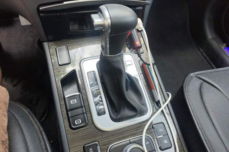 Used Haval H6 Coupe 2016 Blue Label 1.5T Automatic Two-Wheel Drive Elite Model Gear Lever