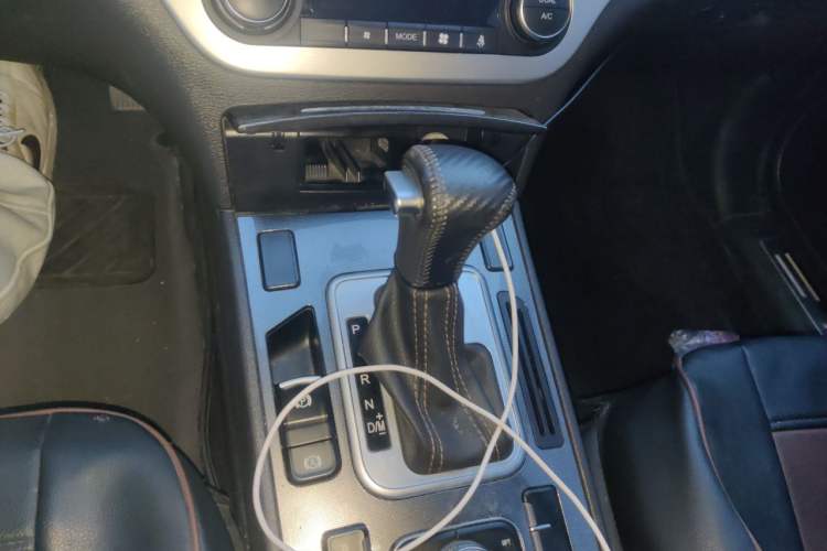 Used Haval H6 Coupe 2016 Blue Label 1.5T Automatic Two-Wheel Drive Urban Model Gear Lever