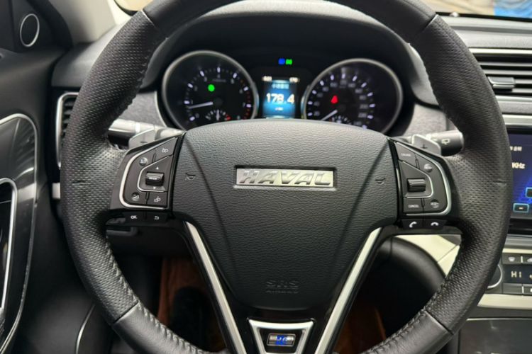 Used Haval H6 Coupe 2016 Blue Label 1.5T Automatic Two-Wheel Drive Urban Model Interior 1