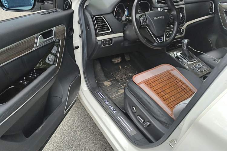 Used Haval H6 Coupe 2016 Blue Label 1.5T Automatic Two-Wheel Drive Elite Model Interior 3