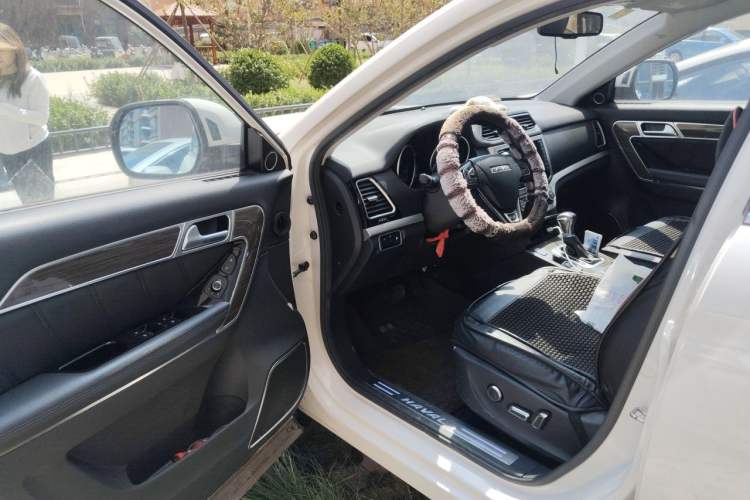 Used Haval H6 Coupe 2016 Blue Label 1.5T Automatic Two-Wheel Drive Elite Model Interior 3