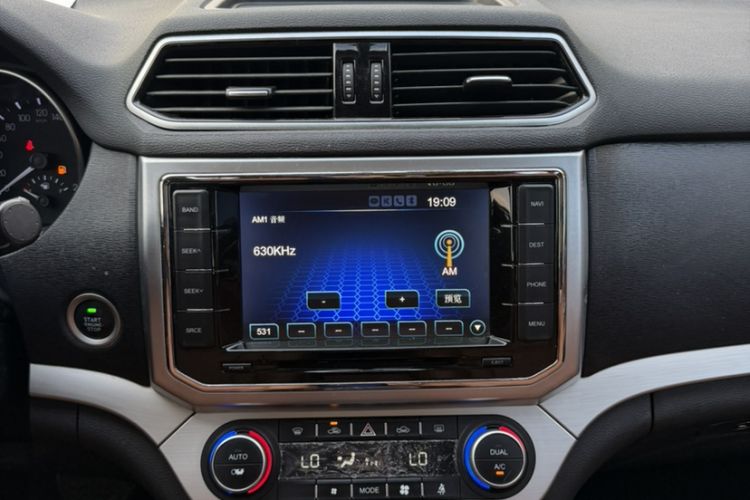 Used Haval H6 Coupe 2016 Blue Label 1.5T Automatic Two-Wheel Drive Urban Model Interior 4
